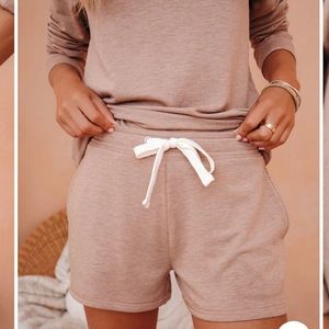 Vici/ Thread & supply shorts